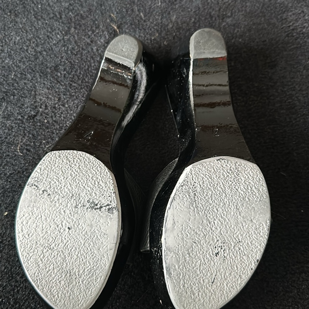 Sandals - Picture 2 of 4
